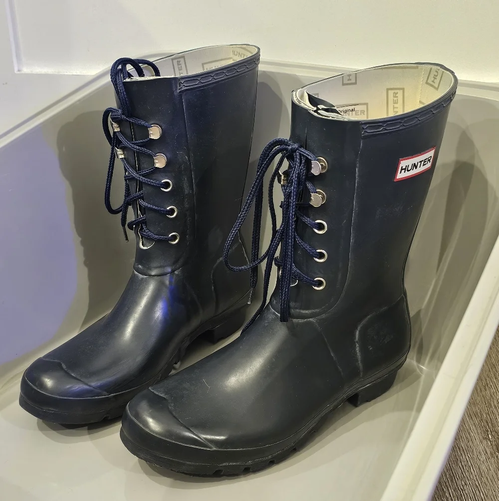 HUNTER Matte Navy Lace-Up Calf Rain Boots Festival Classic